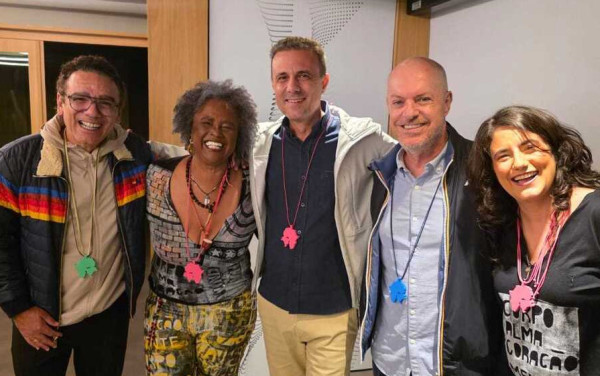 Sandra S&aacute; celebra anivers&aacute;rio com novo EP