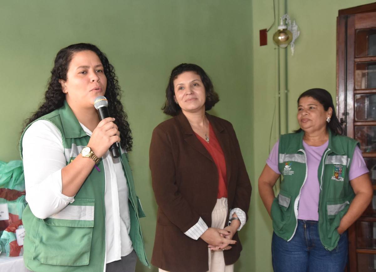 Angraprev realiza caf&eacute; da manh&atilde; com Agosto Lil&aacute;s e vacina&ccedil;&atilde;o