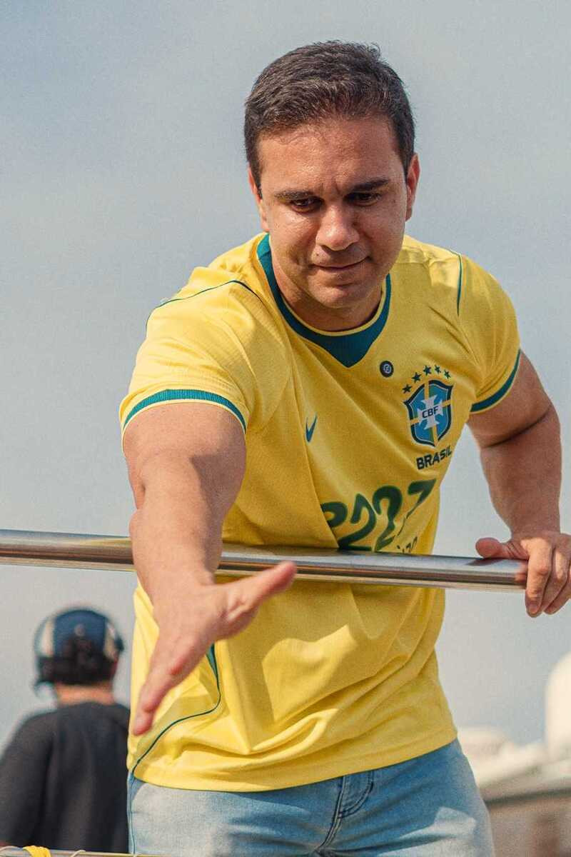 Renato Ara&uacute;jo prop&otilde;e revis&atilde;o de tarifa de luz em Angra