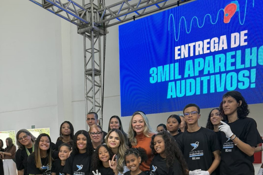 Entrega de 3 mil aparelhos auditivos em Duque de Caxias
