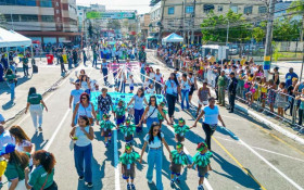 Desfile C&iacute;vico re&uacute;ne mais de 18 mil pessoas em S&atilde;o Jo&atilde;o de Meriti