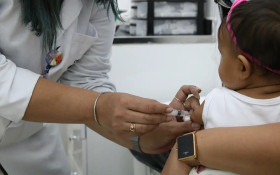 Secretaria de Sa&uacute;de do DF aplica 197 mil doses de vacinas