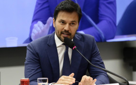 Mensagens em posse da PF indicam que F&aacute;bio Faria participou de contrato de R$ 131 milh&otilde;es de Vorcaro com mulher de Moraes