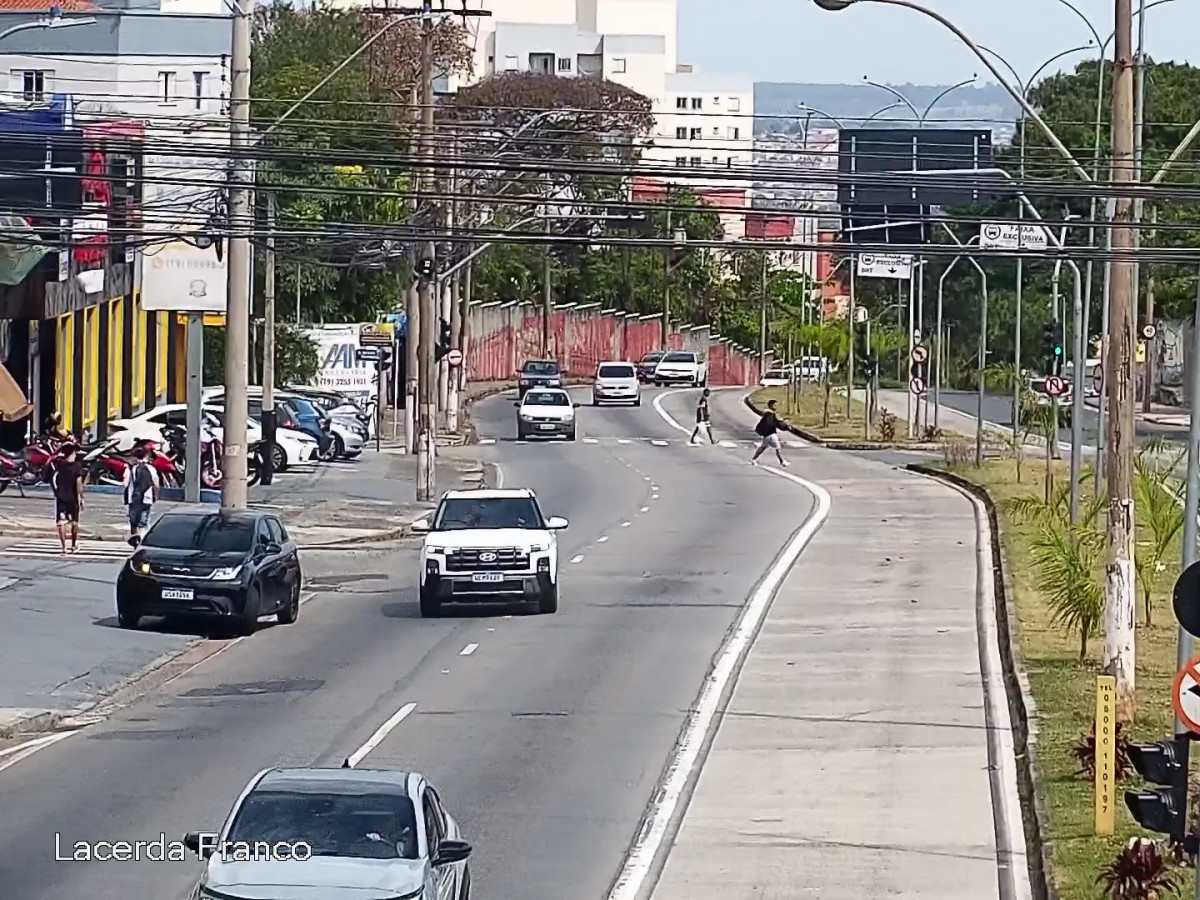 Estacionamento irregular gera 56 mil multas e 1,5 mil guinchos