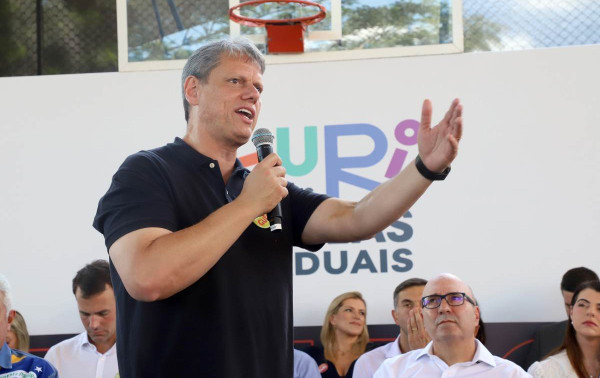 Quadro mostra chances de eleição de até quinze governadores oposicionistas e até dez governistas