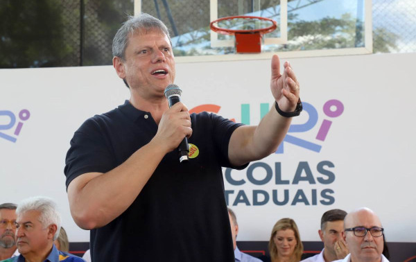 Tarc&iacute;sio engata sequ&ecirc;ncia de aus&ecirc;ncias em sabatinas e acende debate sobre t&aacute;tica eleitoral