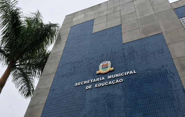 Ex-secret&aacute;ria de Educa&ccedil;&atilde;o de Ter&ecirc; tem multa quitada com o TCE