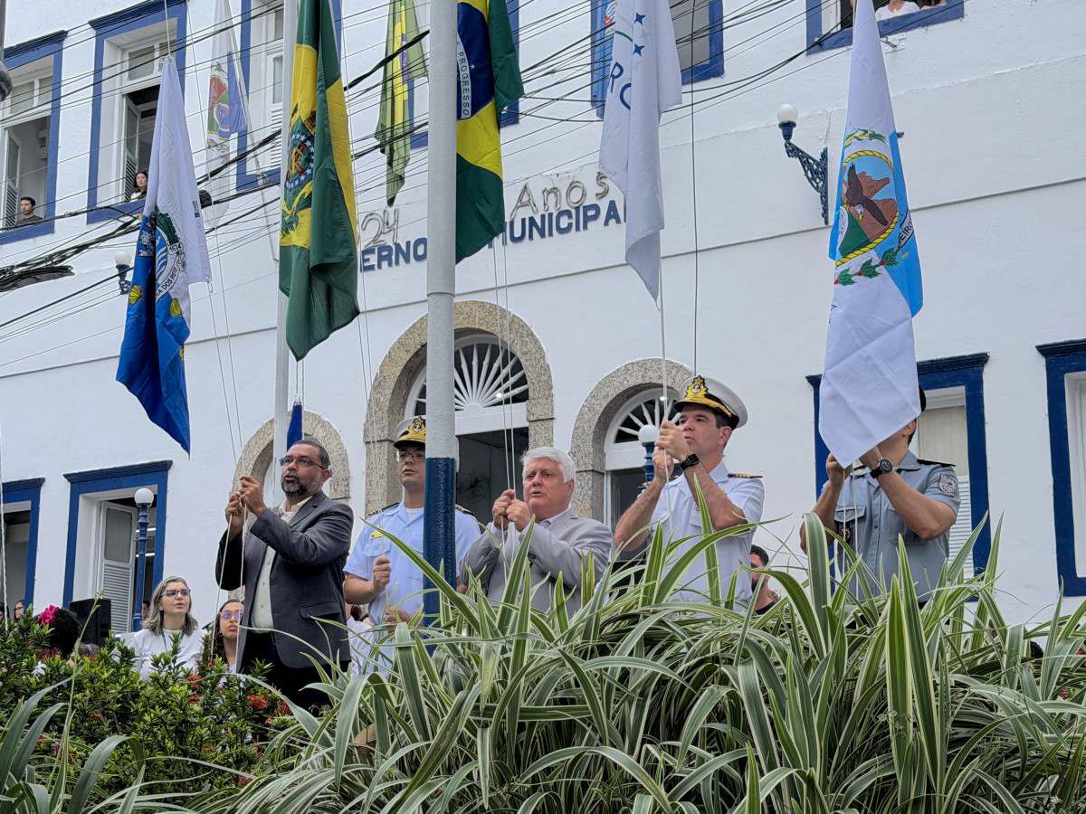 Angra abre Semana da P&aacute;tria 2026 com cerim&ocirc;nia na sede da Prefeitura
