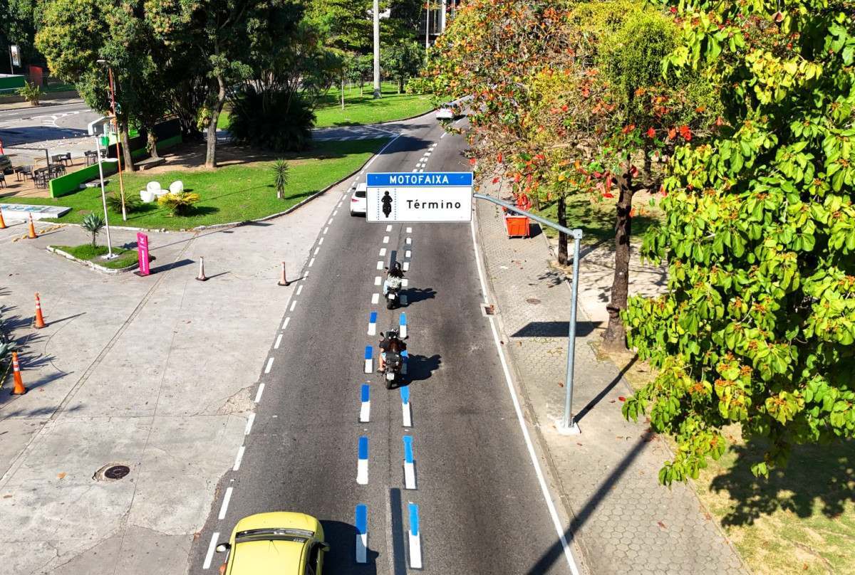 35 quil&ocirc;metros de motofaixas s&atilde;o implantadas na Linha Vermelha