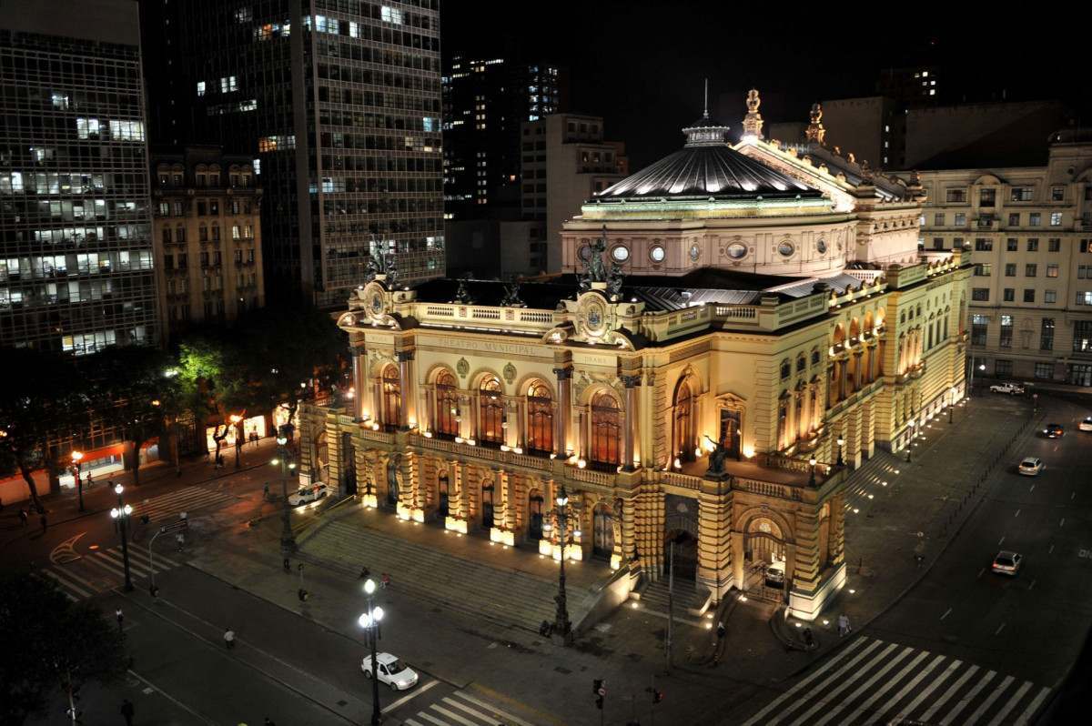 Centro de SP ganha passeio noturno guiado gratuito