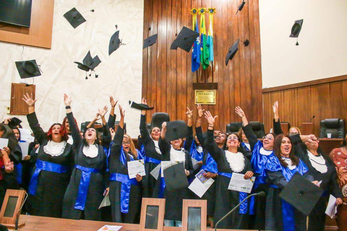 'Movimenta Mulher Meritiense' forma 42 mulheres em cursos