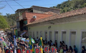 Desfile c&iacute;vico com foco na hist&oacute;ria de Rio Claro re&uacute;ne mil alunos da rede p&uacute;blica municipal