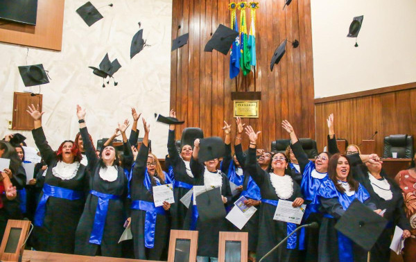'Movimenta Mulher Meritiense' forma 42 mulheres em cursos