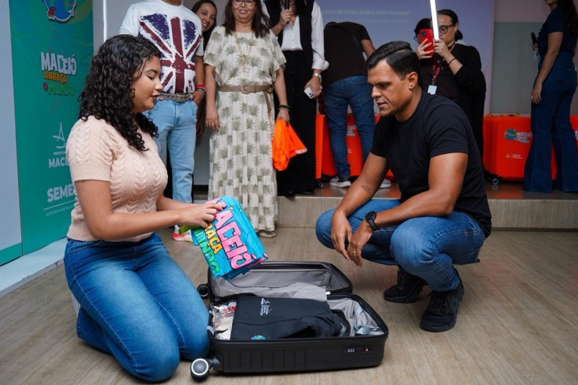 Estudantes de Macei&oacute; iniciam estudos na Inglaterra