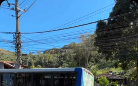 &Ocirc;nibus da TURP &eacute; empurrado por moradores no Santa M&ocirc;nica