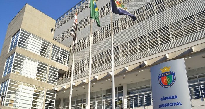 C&acirc;mara debate uso da IA e prote&ccedil;&atilde;o de menores de idade