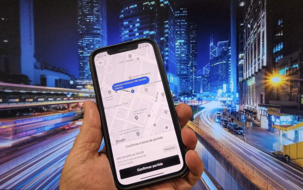 Brasil tem 2 milh&otilde;es de pessoas que trabalham por meio de app