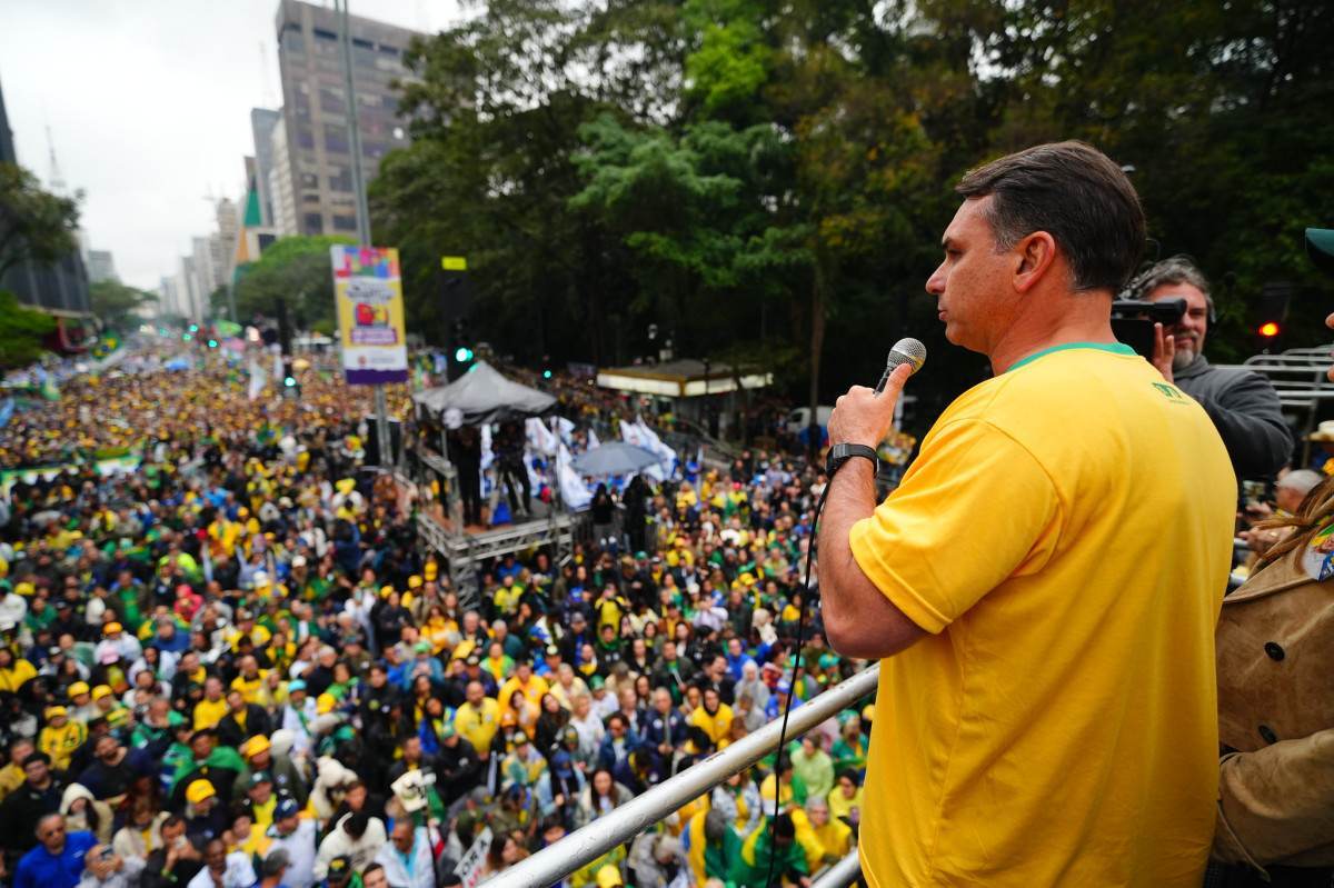 Coluna Magnavita | Bunker virou est&uacute;dio da direita