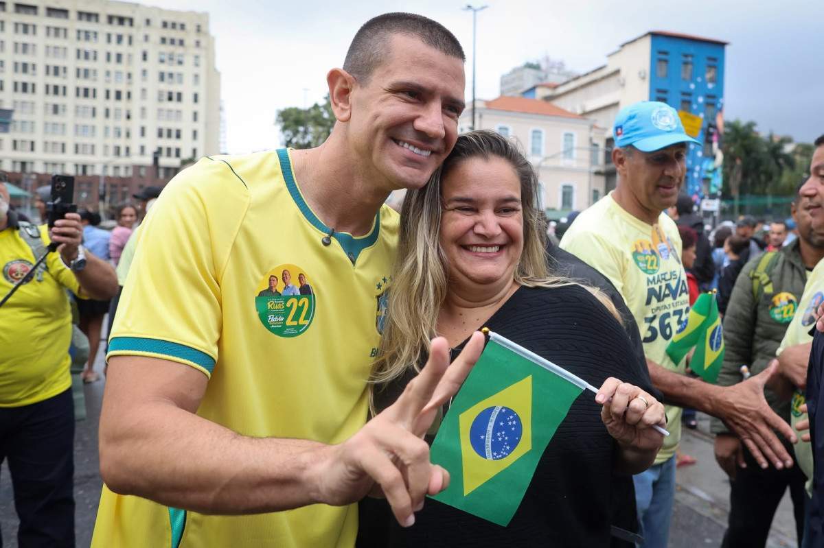 Douglas Ruas promete ampliar escolas c&iacute;vico‑militares no RJ