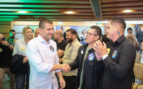 Douglas prop&otilde;e simetria salarial para agentes de seguran&ccedil;a