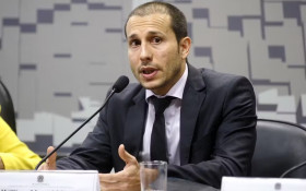 N&ordm; 2 da PF defende Andrei e diz que institui&ccedil;&atilde;o resistir&aacute; a 'ataques'