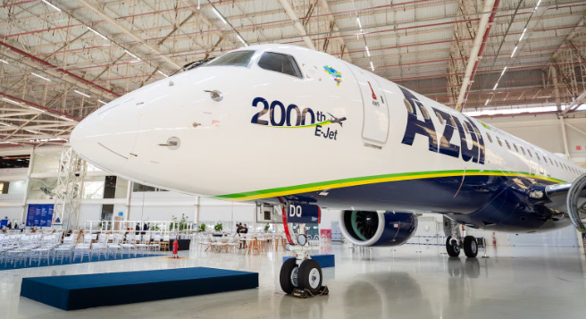 Azul e Embraer celebram parceria com 145&ordf; aeronave