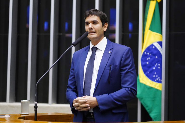 Projeto amplia isen&ccedil;&atilde;o de IR para servidores p&uacute;blicos com doen&ccedil;a grave