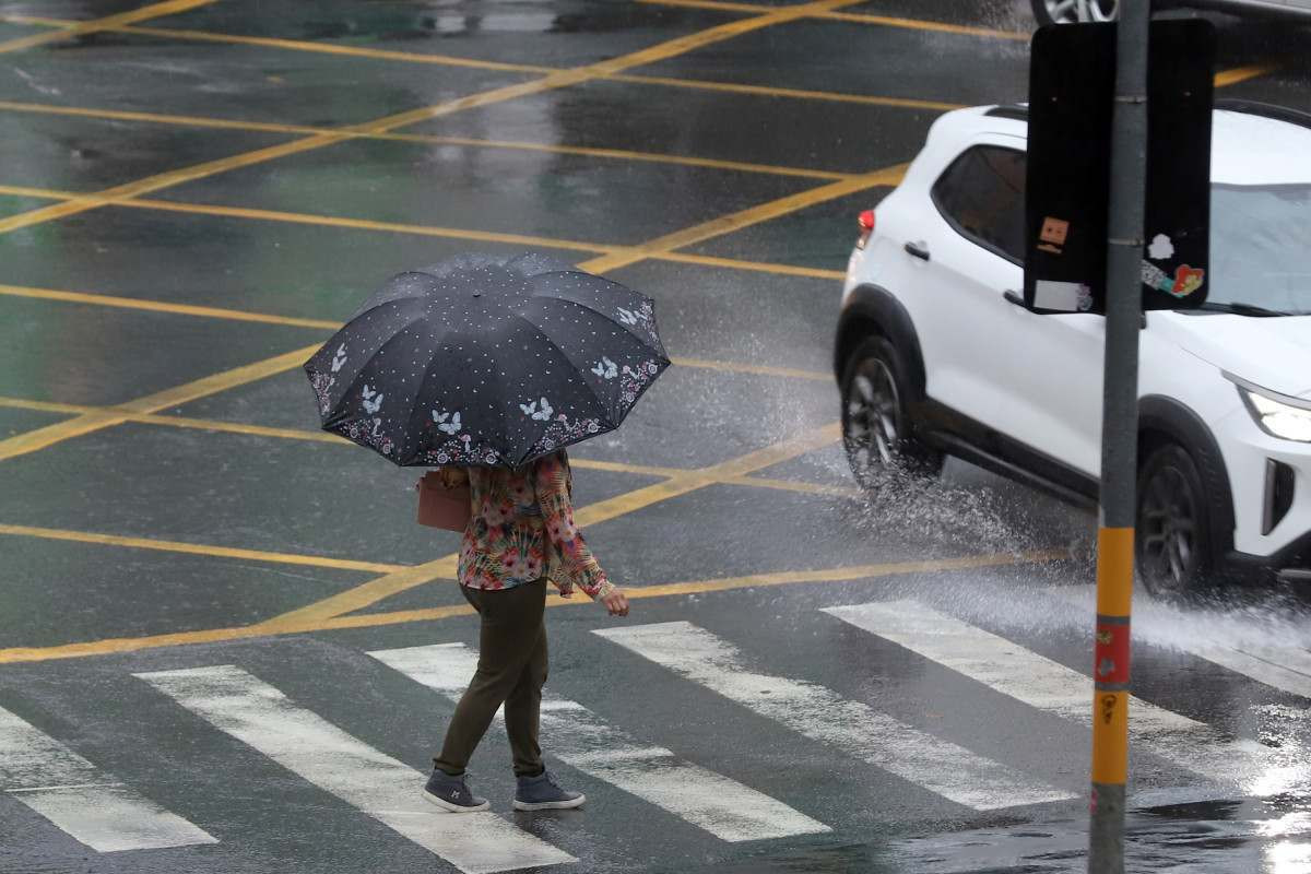 Chuva provoca 11 alagamentos e deixa muro com risco de queda em Campinas