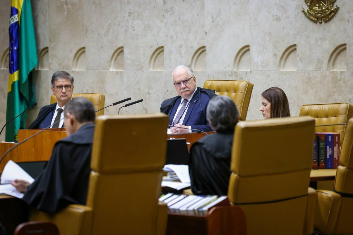 Fachin interv&eacute;m na crise do STF e suspende decis&otilde;es de Mendon&ccedil;a e Dino