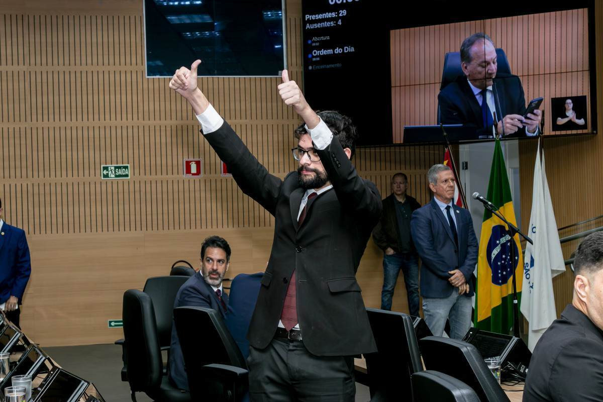 Como votaram os vereadores na cassa&ccedil;&atilde;o de Vini Oliveira