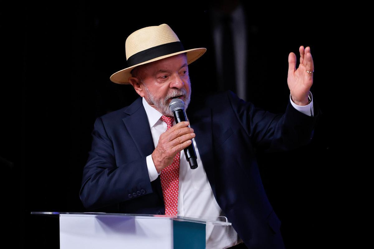Tentando dist&acirc;ncia do Master, Lula pede "quebra completa" de sigilos
