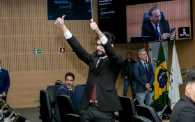 Como votaram os vereadores na cassa&ccedil;&atilde;o de Vini Oliveira