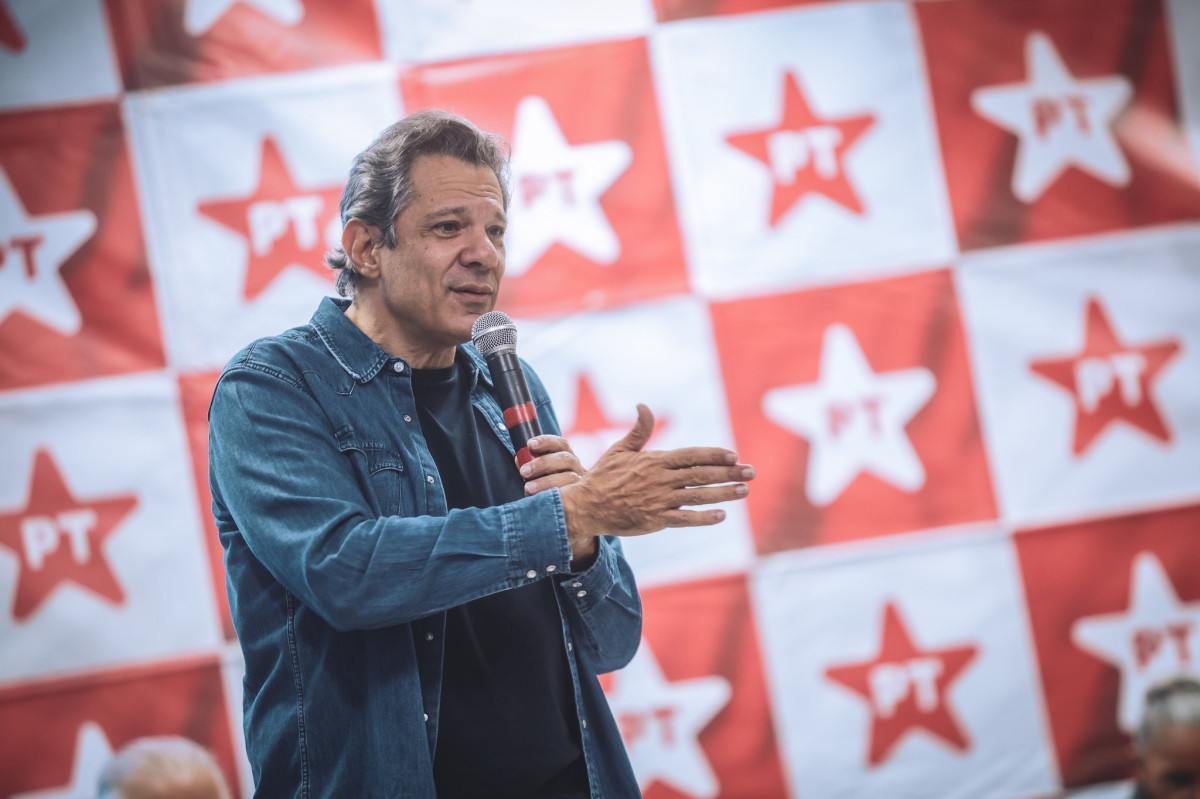 Haddad pede retirada de v&iacute;deos de Tarc&iacute;sio usando &aacute;reas e bens p&uacute;blicos
