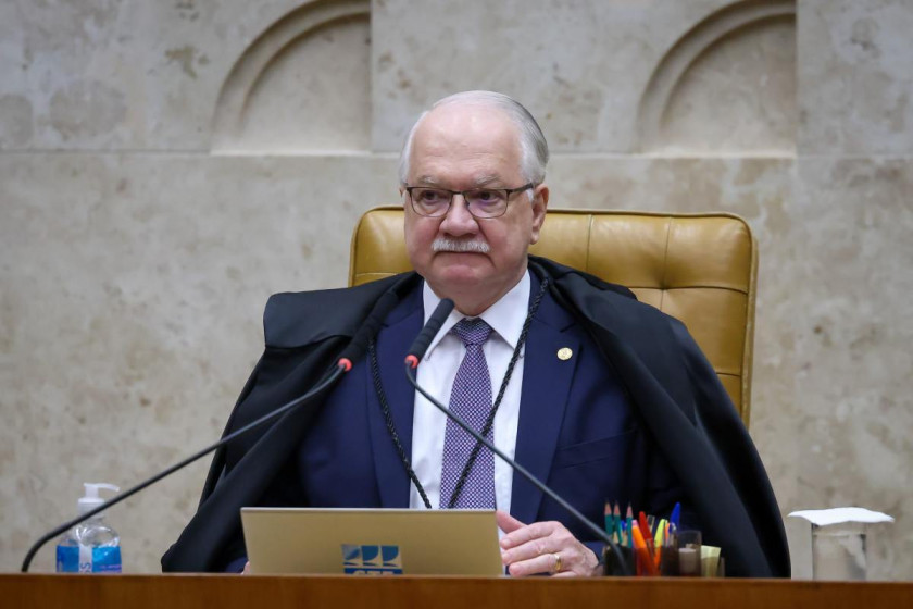 Fachin hesita em levar a crise para o plen&aacute;rio e prolonga a crise do Supremo