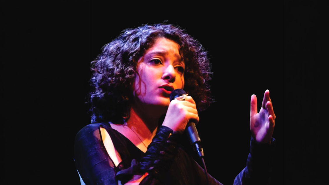J&uacute;lia Fialho mostra can&ccedil;&otilde;es do seu 1&ordm; &aacute;lbum