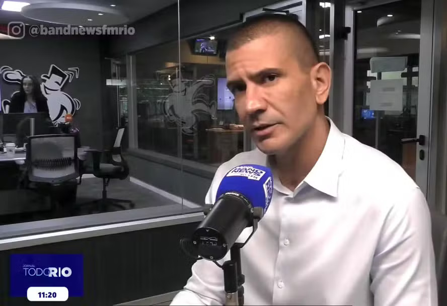 Douglas critica Lula por ter dificultado ades&atilde;o do RJ ao Propag