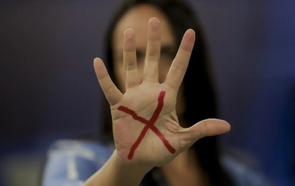 Governo regulamenta Pacto Contra o Feminic&iacute;dio e cria comit&ecirc;