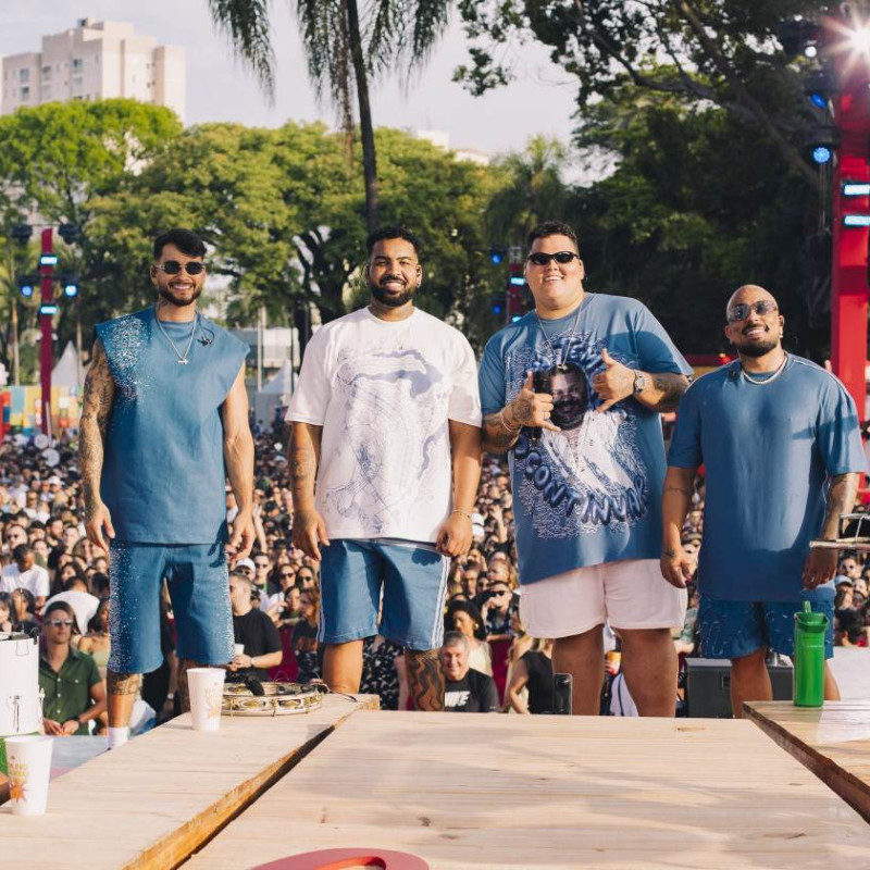 Menos &eacute; Mais leva a Campinas a roda de pagode que conquistou o Brasil