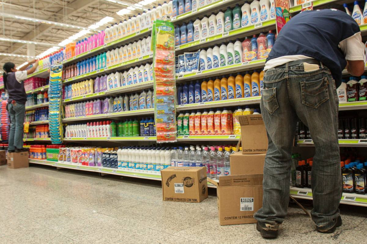 Infla&ccedil;&atilde;o oficial de agosto fecha em 0,32%, menor taxa em 4 anos
