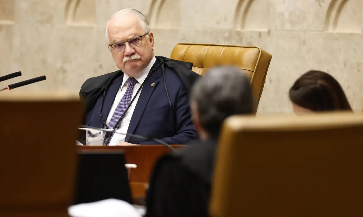A crise imp&otilde;e mudan&ccedil;a no STF