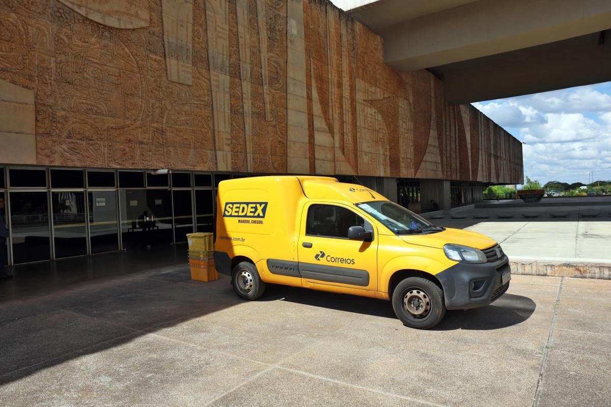 Correios: TST determina 80% do efetivo