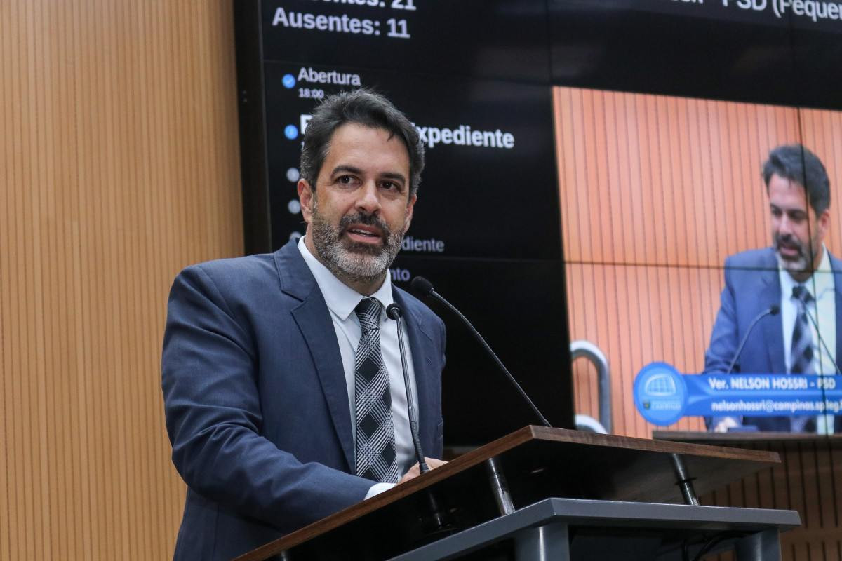 Vereador Nelson Hossri registra B.O. ap&oacute;s mulher arremessar chinelos em sess&atilde;o