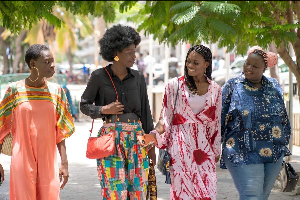Mais e melhores telas para a(s) &Aacute;frica(s)