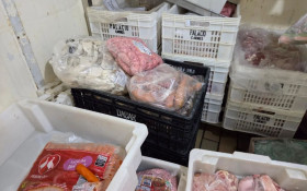Pol&iacute;cia apreende carne 'maquiada'e vencida em a&ccedil;ougue de Indaiatuba