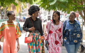 Mais e melhores telas para a(s) &Aacute;frica(s)