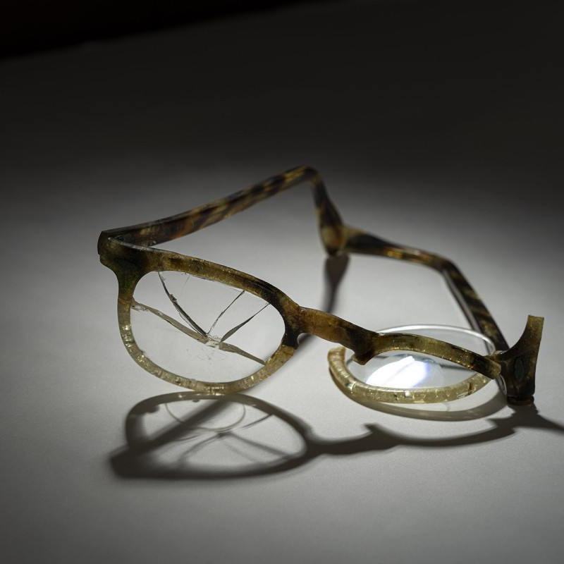 As imagens do projeto 'Inventário, idealizado pela artista visual espanhola Beatriz Ruibal, focam na ideia de ausência, em legados e biografias que a guerra interrompeu