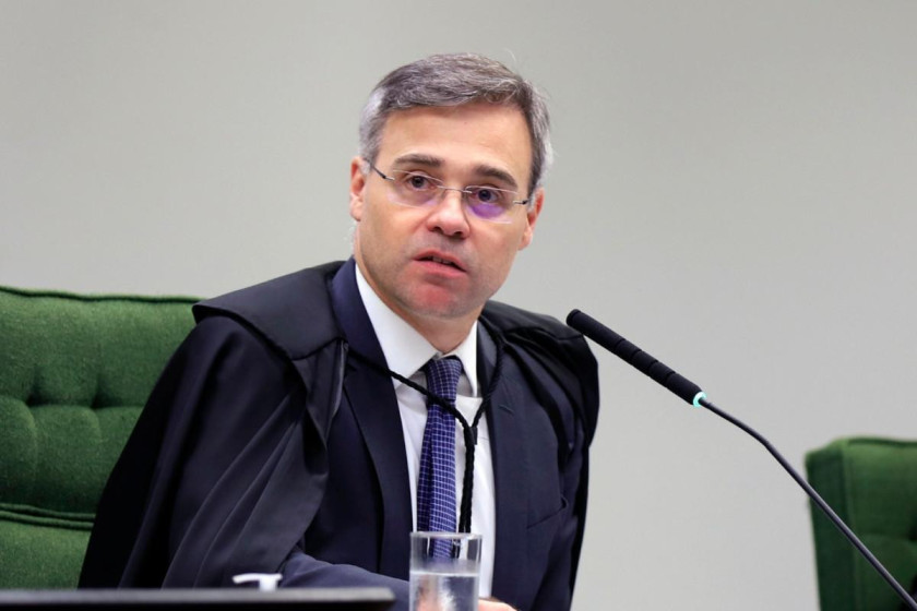 Mendon&ccedil;a vota para manter retirada de posts sobre Fl&aacute;vio e Nossa Senhora Aparecida
