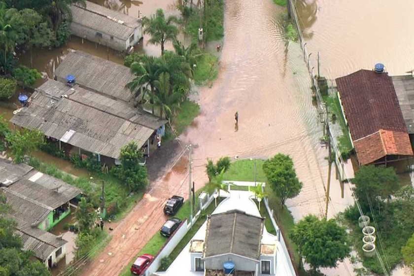 Chuva causa alagamentos e deslizamentos em Juquitiba