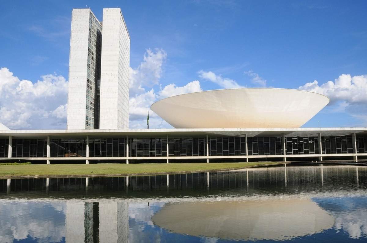 C&acirc;mara anuncia concurso p&uacute;blico com mais de 150 vagas