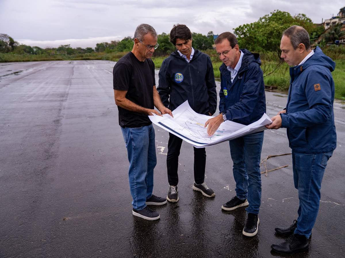 Paes e Pedro Paulo visitam Nova Igua&ccedil;u